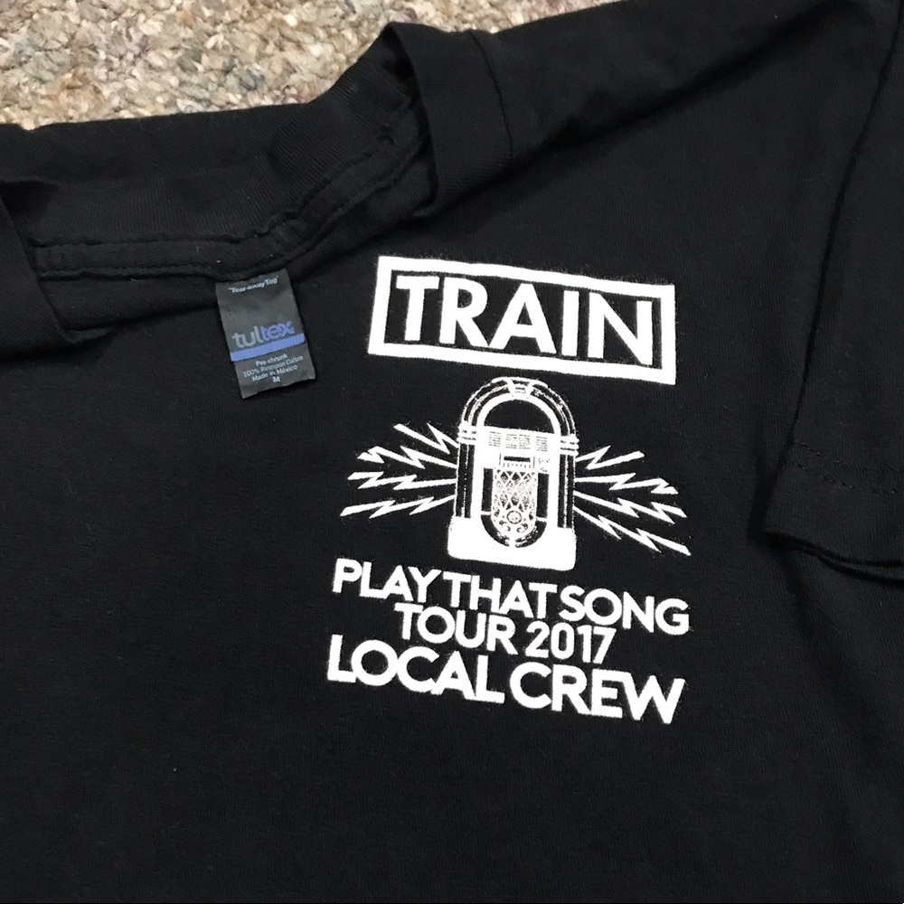 🎸 ‘17 Train Band Play That Song Tour Local Crew Tee Shirt